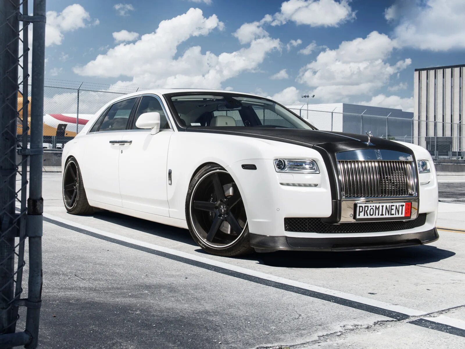 Роллс ройс тюнинг. Rolls royce ghost. роллс ройс белый. роллс ройс tuning. rolls royce ghost белый.