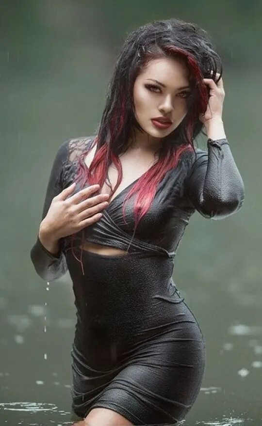 Лорен сирл. Девушка в мокром платье. Девин бругман. Дениз милани 18. Ким кардашян в мокром купальнике.