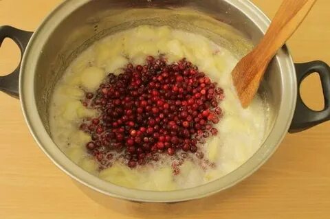 Брусника с грушей варенье