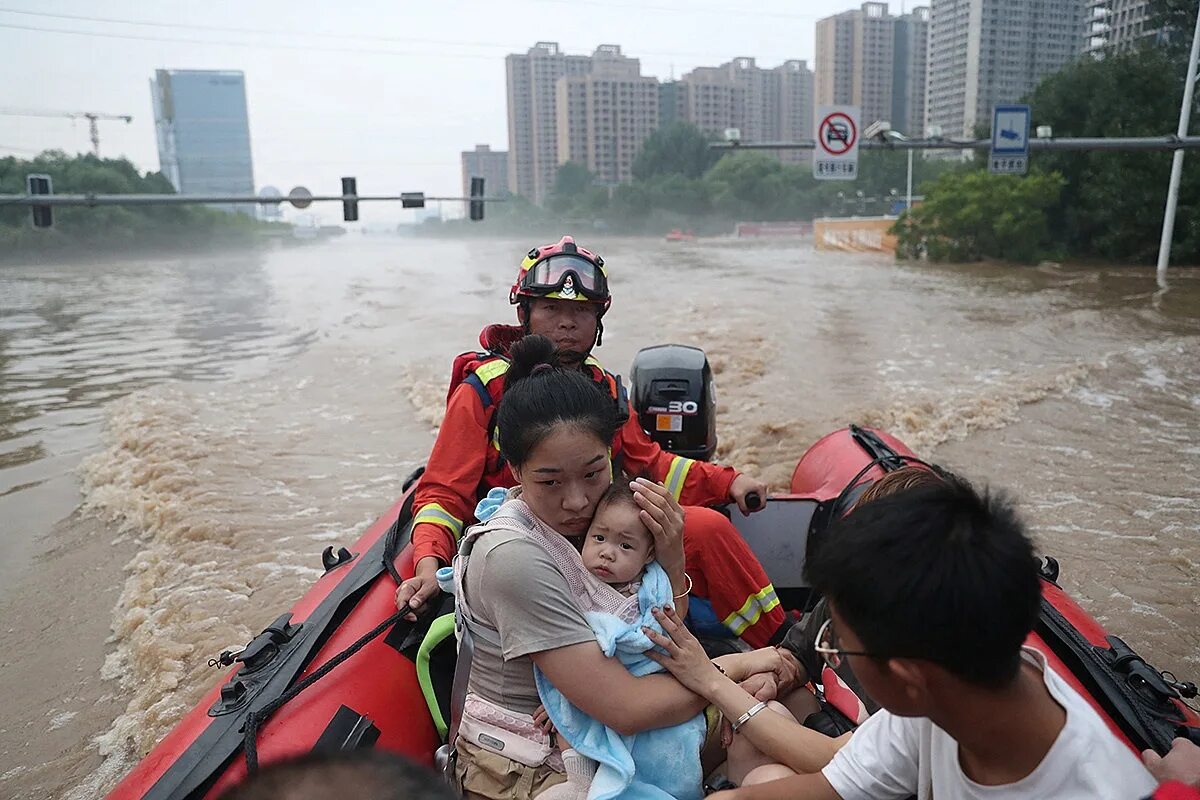 Какое наводнение в китае. Наводнение в Китае. Наводнение в Пекине. Наводнение в Китае 2023. Наводнение в Пекине сейчас.