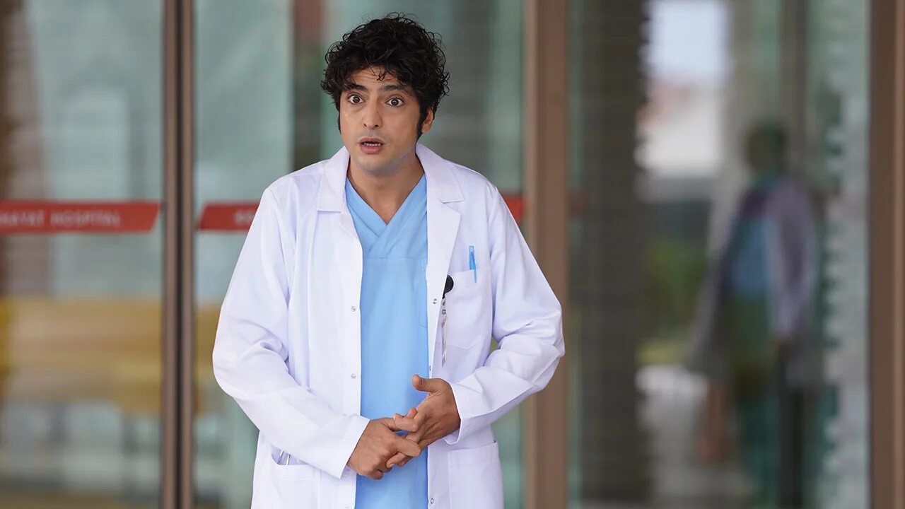 танер олмез чудо доктор за кадром. чудесный доктор турецкий сериал. танер олмез чудо доктор. онур туна чудо доктор. танер олмез чудо доктор.