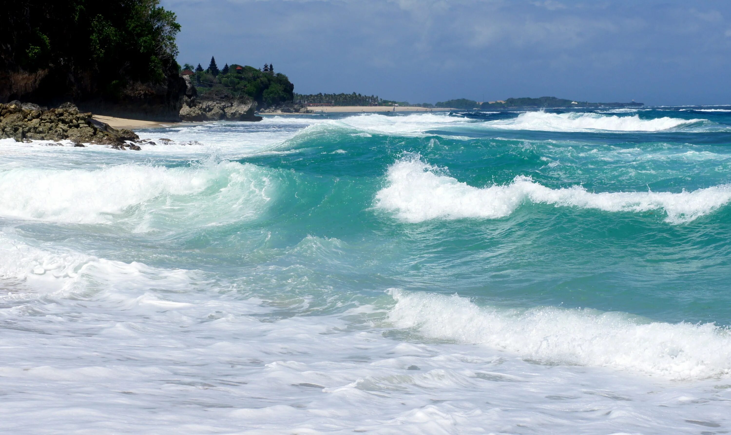 Голубое море. Источник моря. Красивое море. Sea source. Море волны пляж.