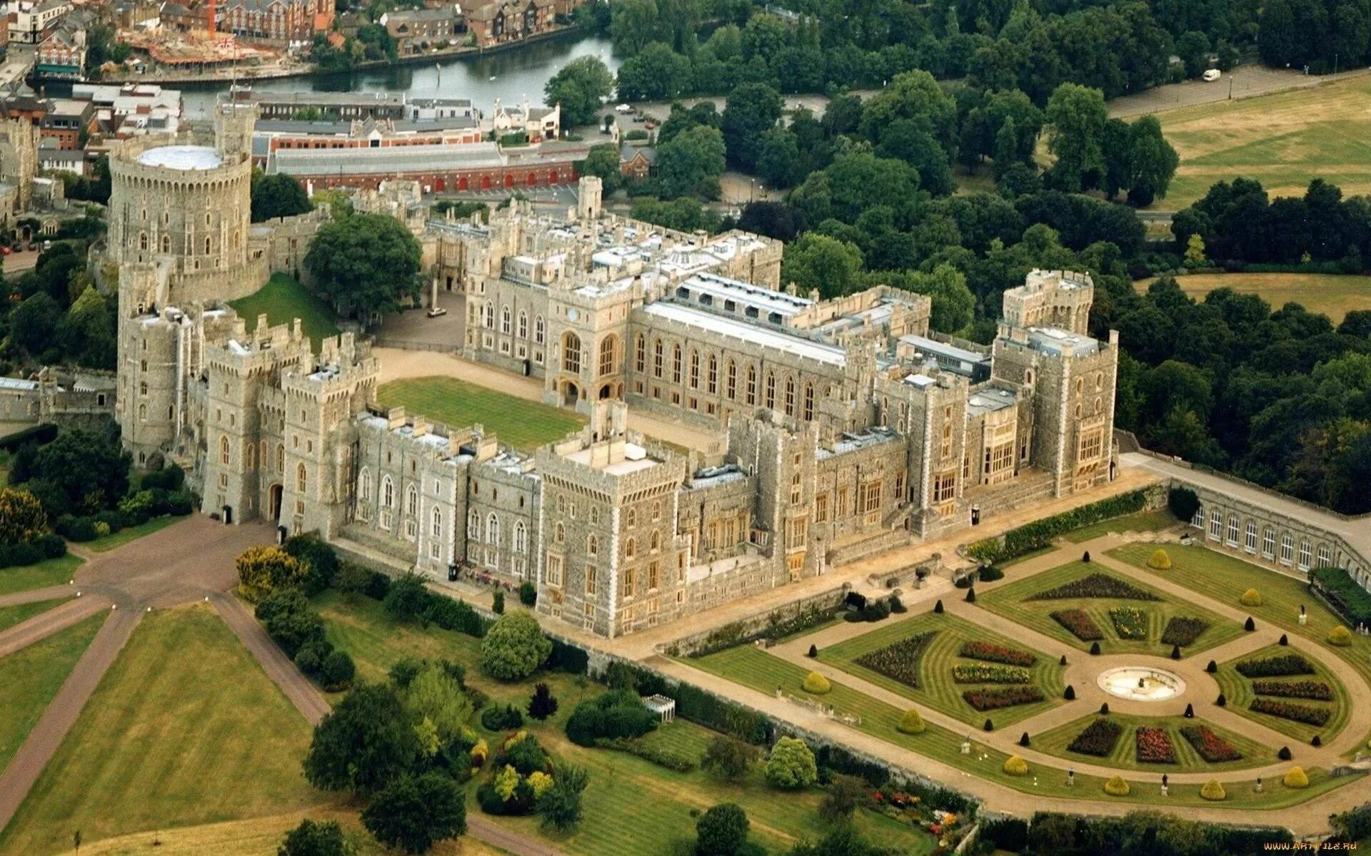 Резиденция королевской семьи. Виндзорский замок Великобритания Англия. Windsor Castle (замок в Виндзоре). Виндзорский замок, Беркшир, Англия. Виндмооскиц дворец.