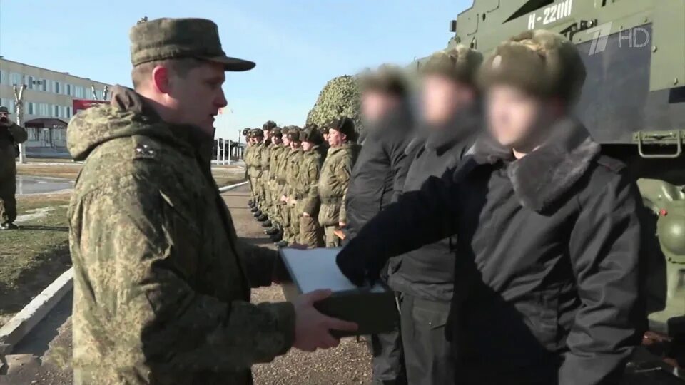 Награждение военнослужащих. Военные России. Армия Украины. Государственные военнослужащие это.