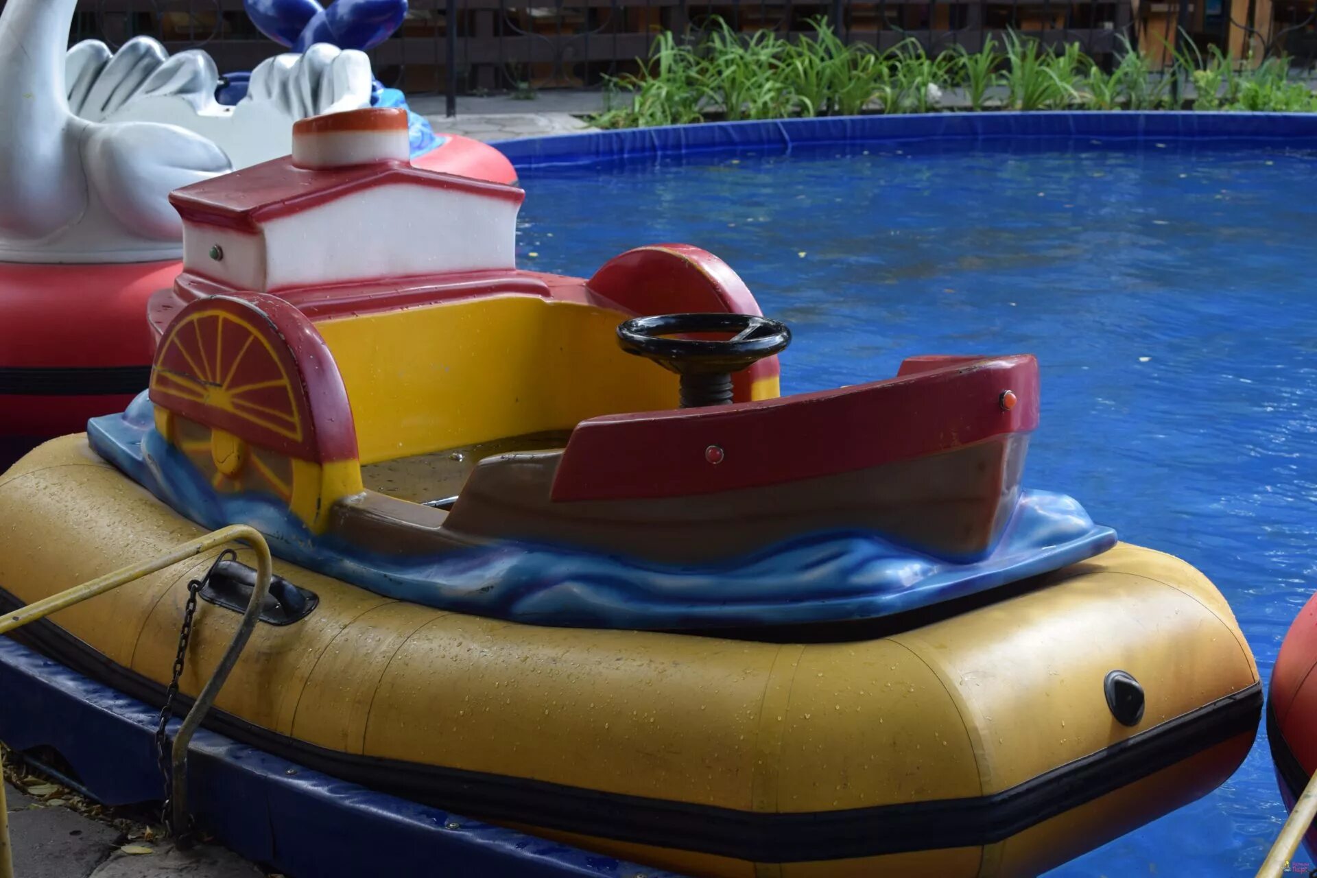 Аккумулятор тяговый минкота. Аккумуляторная лодка. Электромотор для надувной лодки пвх. Power center battery box 220. Аккумуляторная лодка.