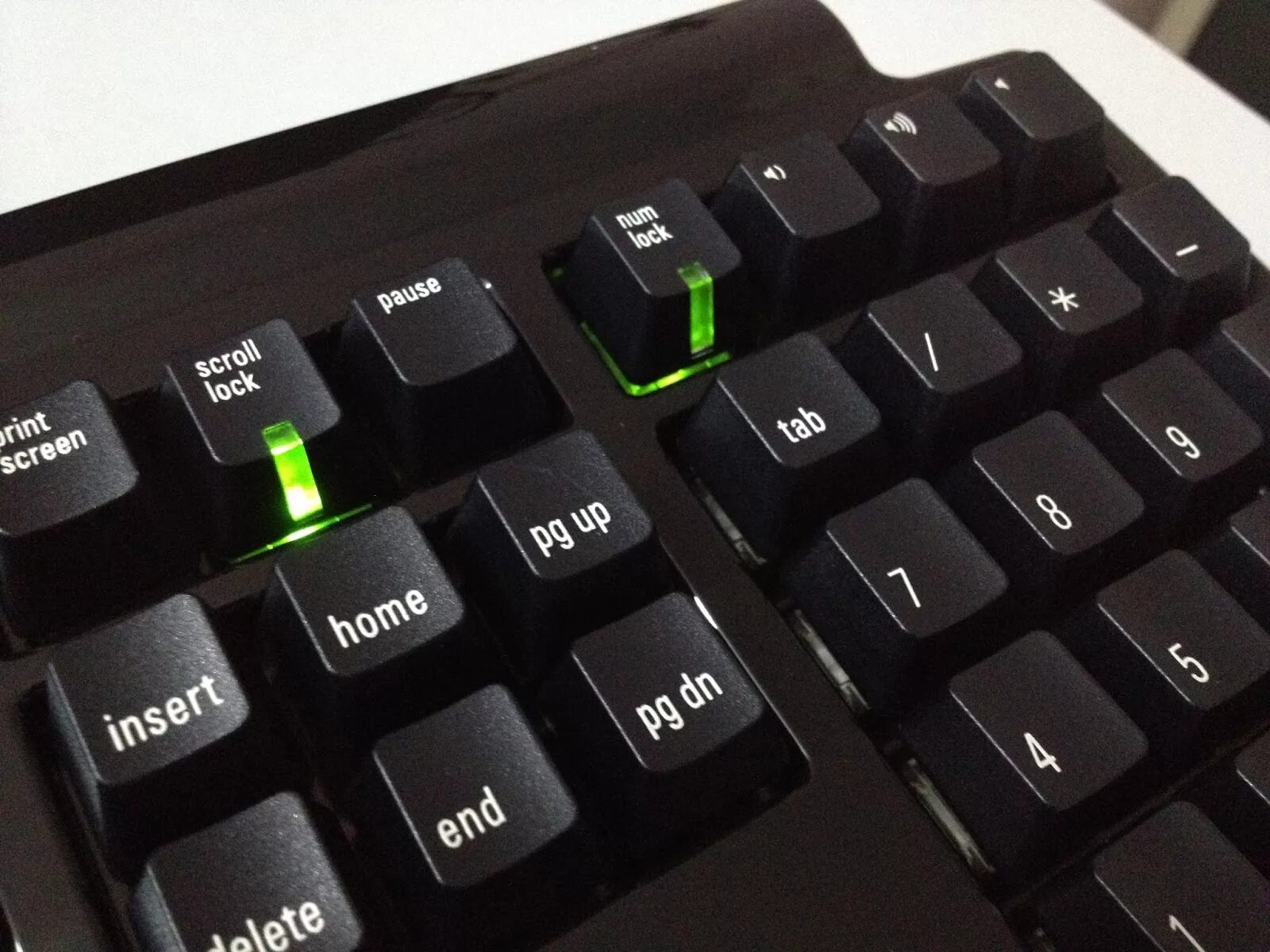 Numlock при загрузке windows. Нум лок на клавиатуре что это. кнопка нум лок. numlock на клавиатуре что это. num lock клавиша на клавиатуре.