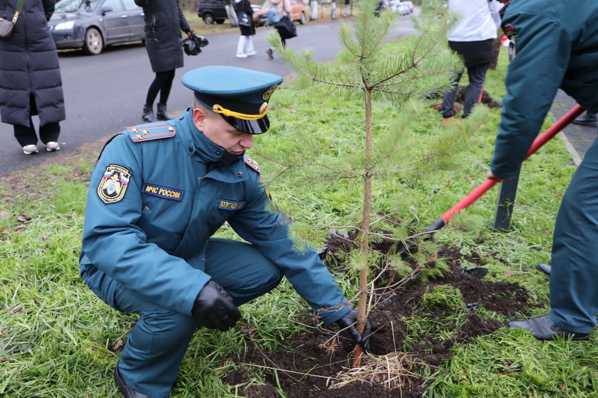 Где расположен бульвар имени пожарного героя. Парк героев пожарных. Памятник спасателям мчс в москве. Парк героев пожарных растения. Парк интернационалистов санкт-петербург.