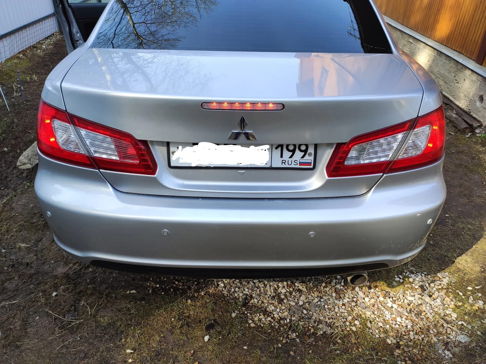 Галант сигнал. Galant 9 парктроник. mitsubishi galant 9 хром багажника. galant usa стоп сигналы. крышка багажника галант 9 рестайлинг.