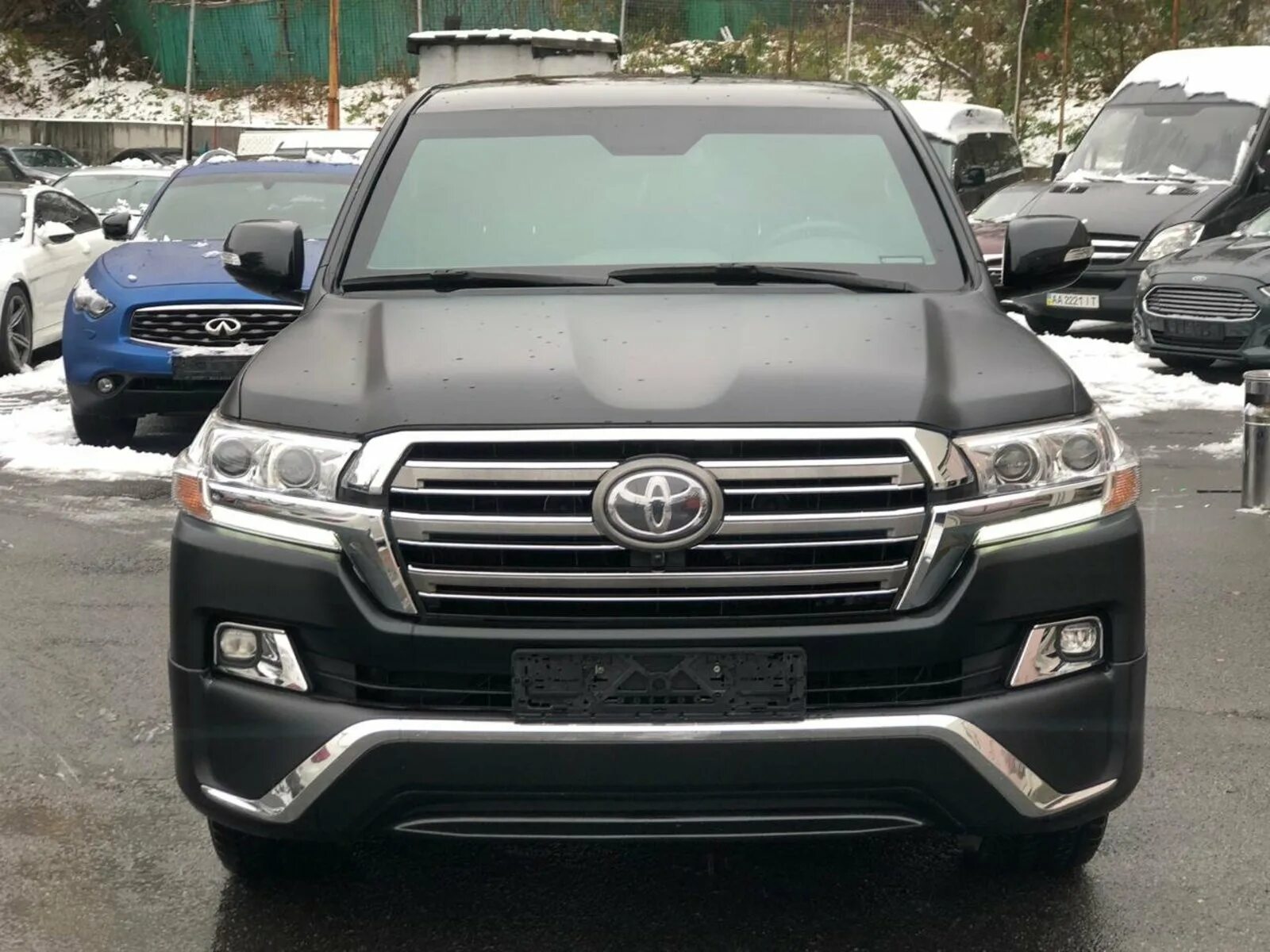 бронированный лэнд крузер 200. Toyota land cruiser 200 armored. Toyota land cruiser 200 armoured. тойота ленд крузер 200 бронированный. тойота ленд крузер 200 бронированный.