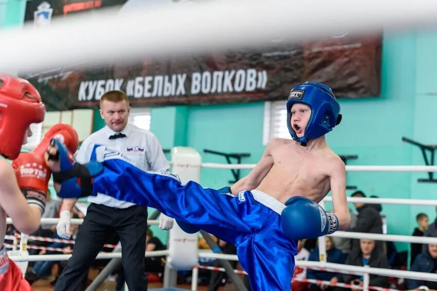 Кикбоксинг старый. Французского боевого искусства «сават». Муай тай 19 века. Тайский боксер. Кикбоксинг старый.