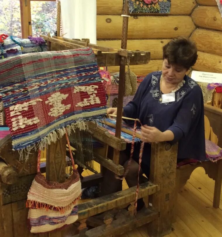 Каменных дел мастер. Магазин город мастеров иркутск. Ярмарка ремесел. Изделия из бересты с логотипом. Город мастеров иркутск фото.