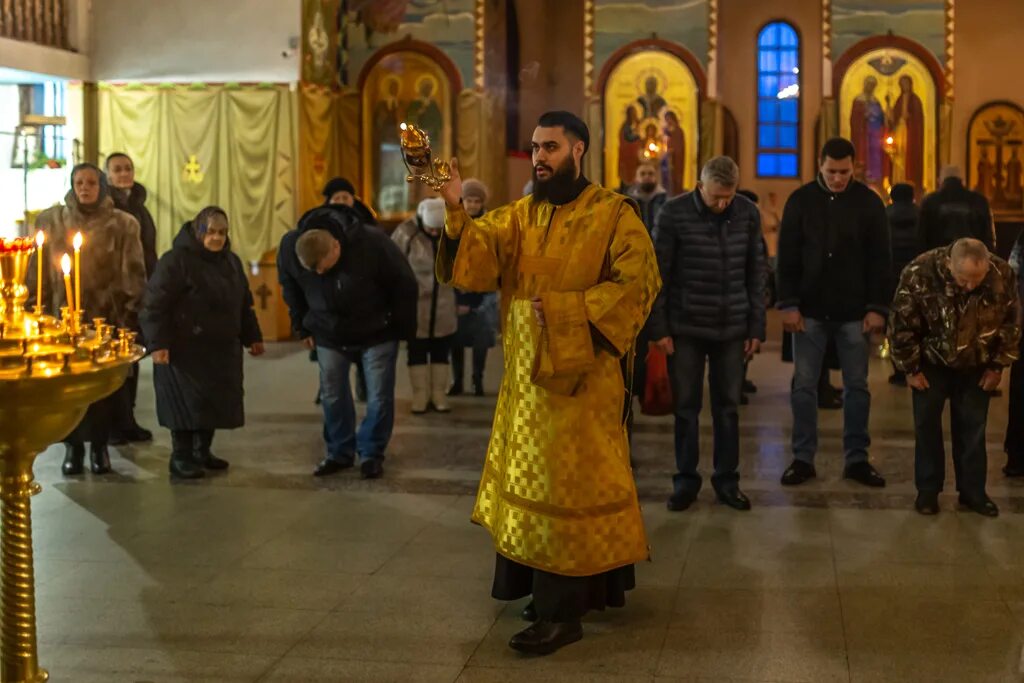 Служба в соборе шахты. Служба в соборе шахты. Служба в соборе шахты. Служба в соборе шахты. Собор покрова пресвятой богородицы (шахты).