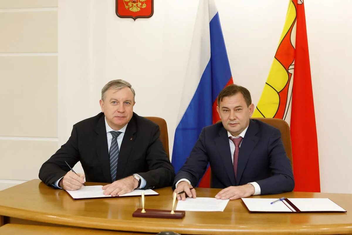 Минюст 36. Управление министерства юстиции россии по воронежской области. Министр юстиции днр. Стоянка автомобилей госдумы знак. Житная 12а фото здания.