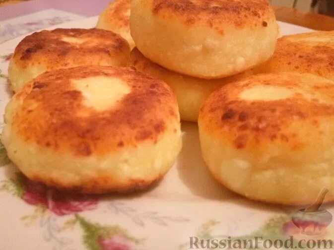 Рецепт: Пышные сырники с манкой (в духовке) на RussianFood.com