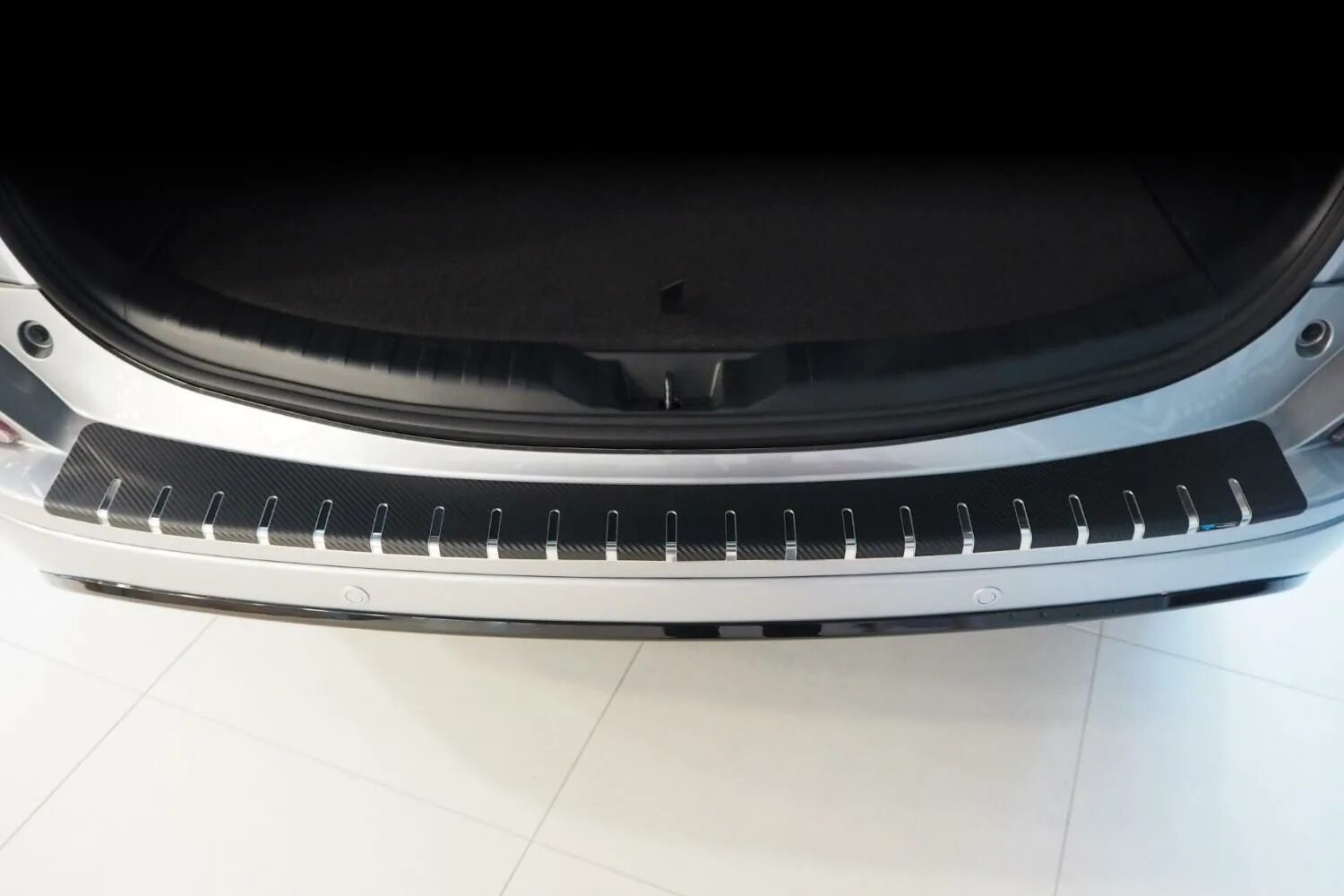 Накладка на задний бампер toyota rav4. Накладки тойота рав 4. Накладка на задний бампер тойота рав 4 2016. Накладка на задний бампер рав 4 2008. Накладка на задний бампер тойота рав 4.