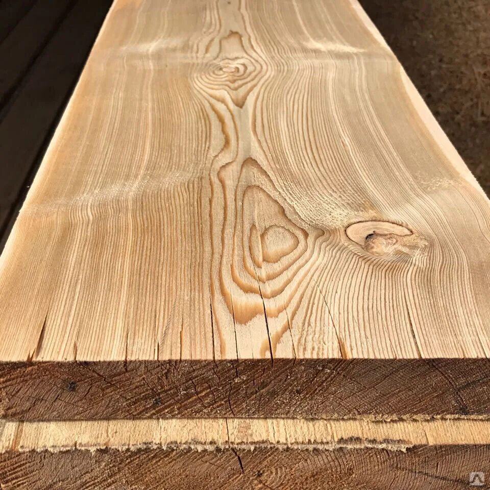 Лиственница ядровая древесина. Клееная древесина. Продольная доска. Доска лиственница пиломатериал. Тангентальный распил дерева.