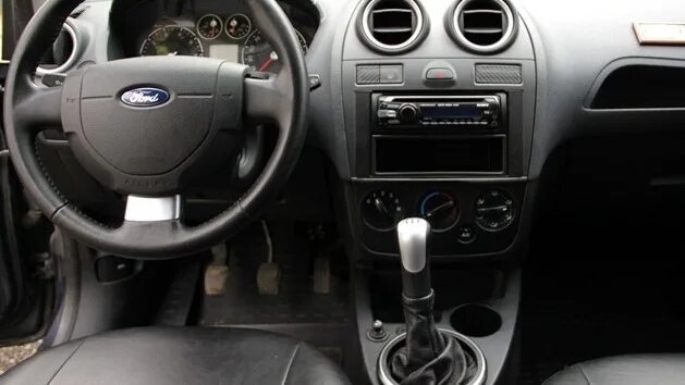 Ford fusion 2007 панель. Форд фьюжн. 6 2006. 6 2008 года салон. Панель форд фиеста 2005.