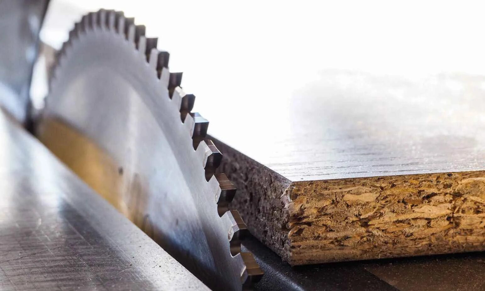 печать мебельщик нижний новгород. распил нижнем новгороде. цех по распилу мебели. распиловка лдсп. распиловочный станок для мебельного производства.