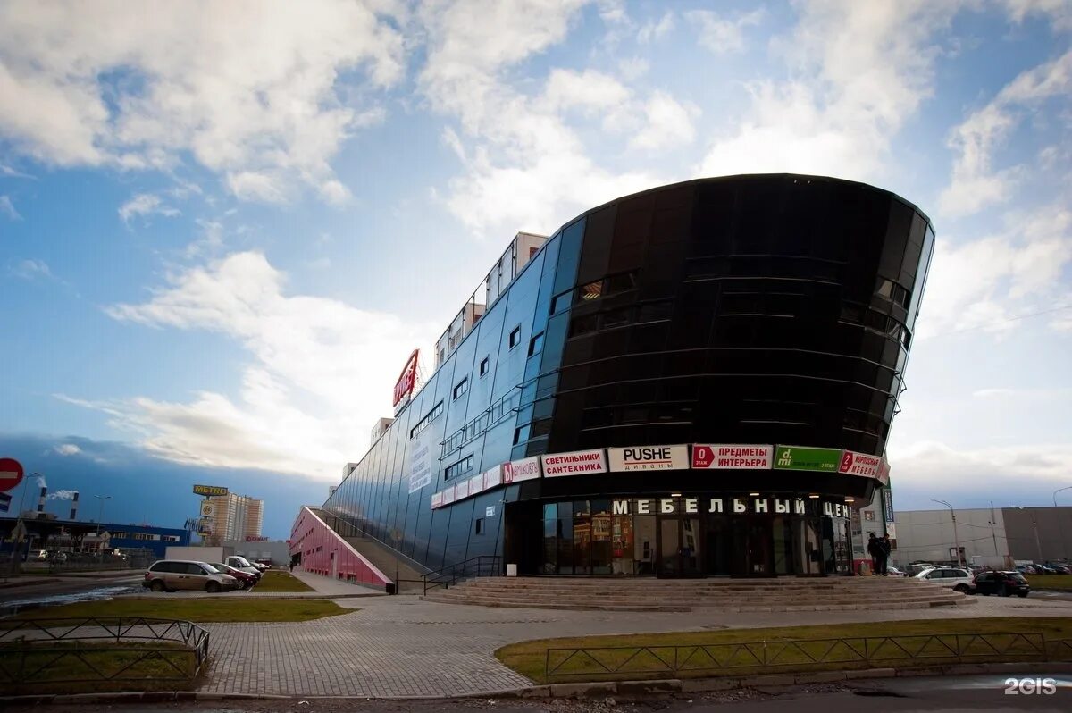 Тц круиз спб. Комендантский проспект мебельный центр круиз. Круизный лайнер сингапур. Инфофлот логотип. Мц круиз комендантский проспект д.