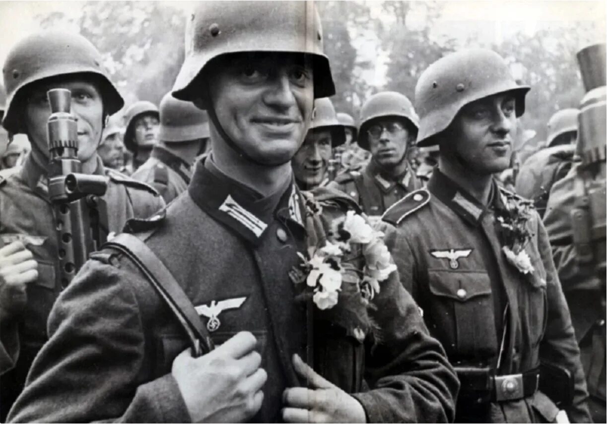 Немецкие солдаты 2 мировой войны. Немецкие солдаты СС второй мировой войны. Солдат Германии ВМВ.