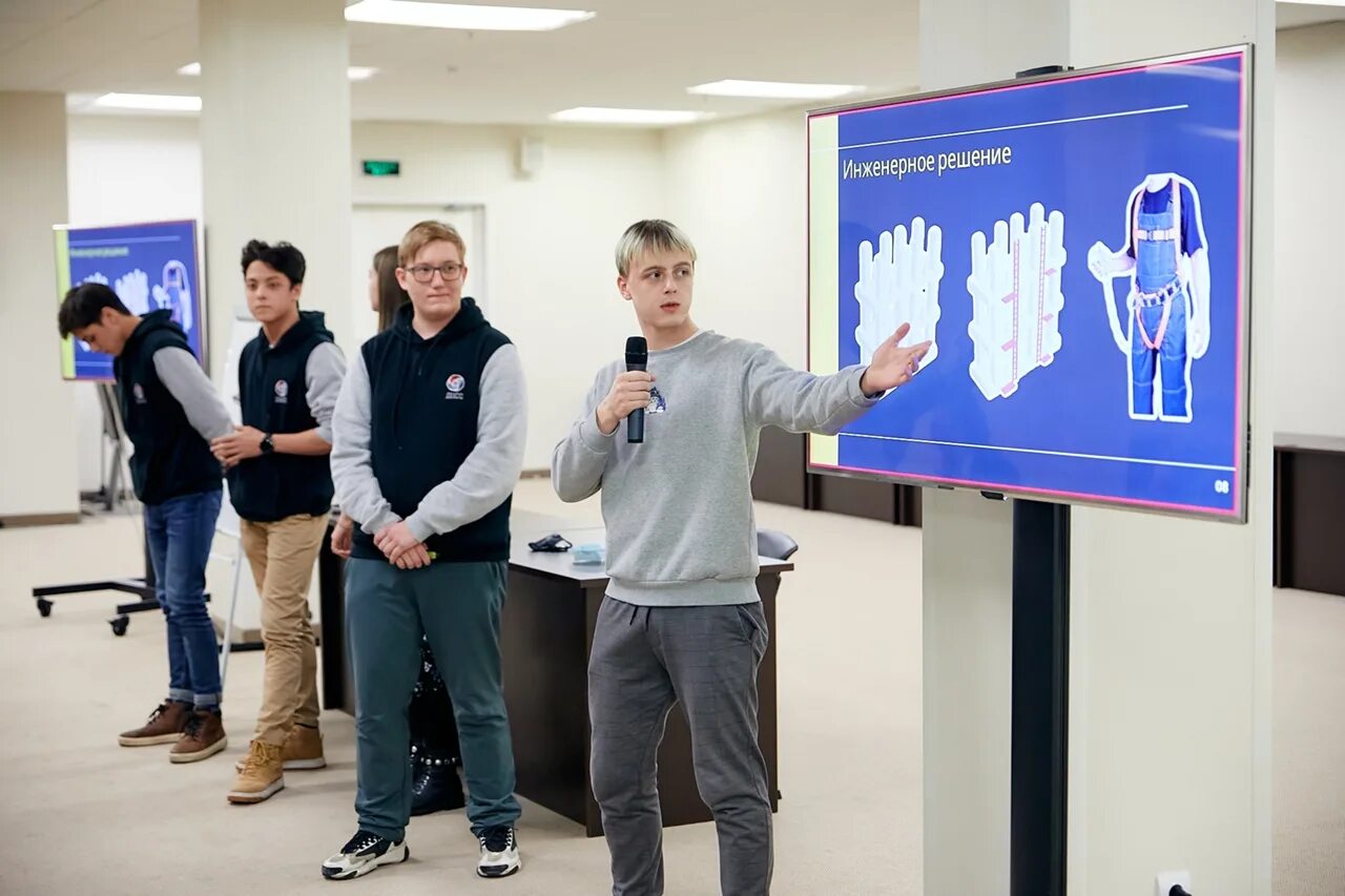 Университетская школа двфу владивосток. Университетская школа двфу. логотип университетской школы двфу. двфу классы.