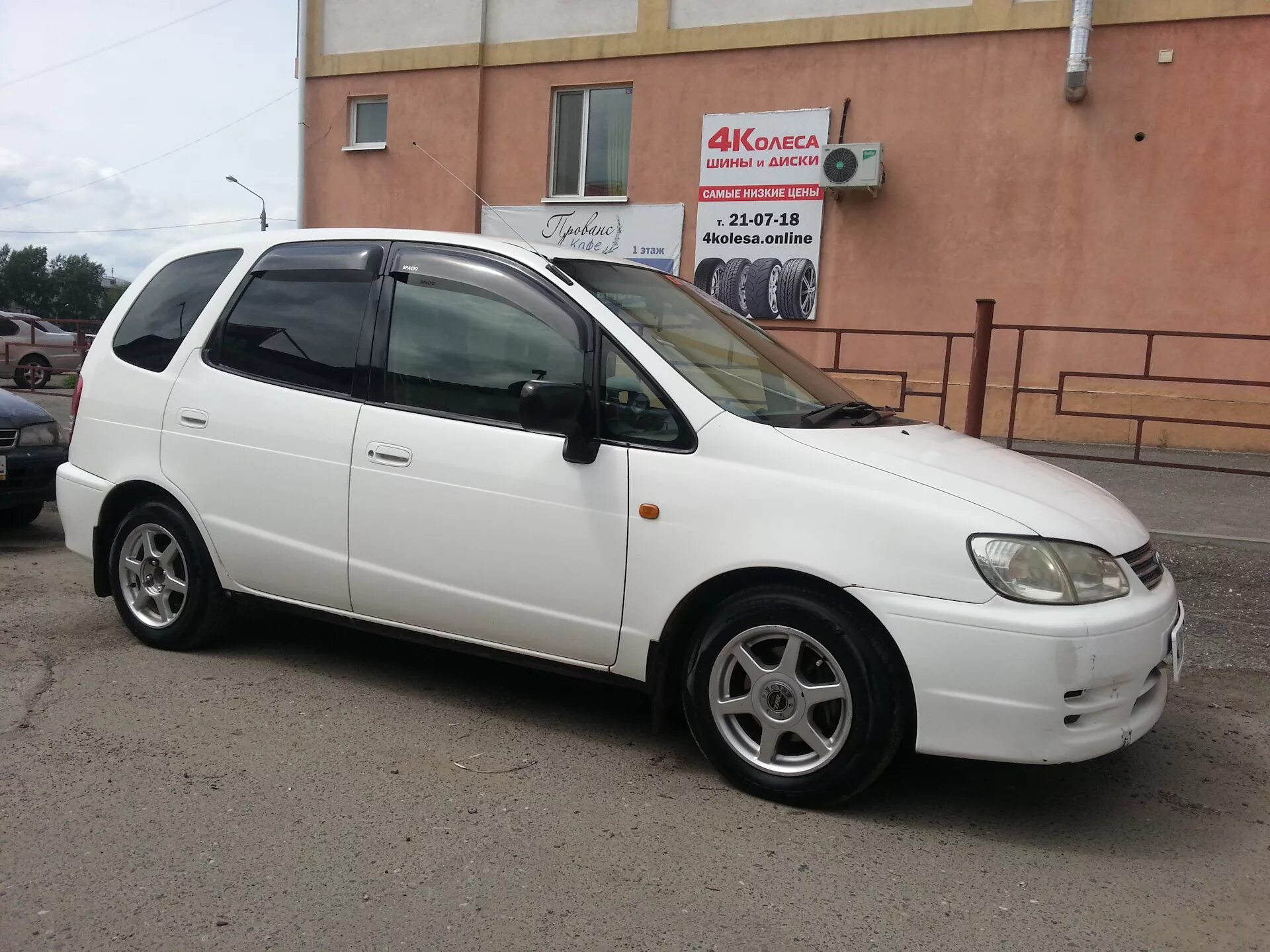 Toyota Corolla Spacio 1999 года. Toyota Spacio 1997. Toyota Corolla Spacio ae115. Королла Спасио ae111. Спасио 98 года