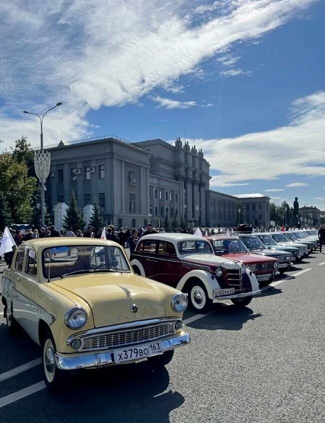 Выставка ретро автомобилей. Выставка ретро автомобилей в Самаре. Ретро автомобиль в Самаре. Выставка ретро автомобилей 2022. Экспофорум ретро автомобили 2024