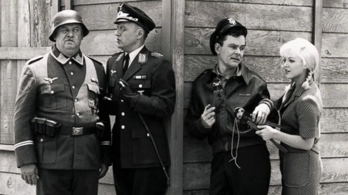 Полковник клинк. Герой хоган. Вернер актер. Герои хогана. Герои хогана 1965.