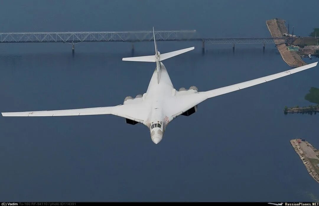 Ту-160 сверхзвуковой белый лебедь. Ту 160 скорость в км. Ту-160 белый лебедь. Белый лебедь самолет ту. Ту-160м белый лебедь.