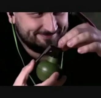 Видео где терорист ест свое ухо