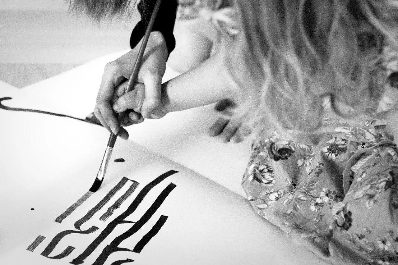 искусство каллиграфии для детей. каллиграфия в школе. каллиграфия акриловыми кистями densky. каллиграфия пригласительные. каллиграфия уфа.