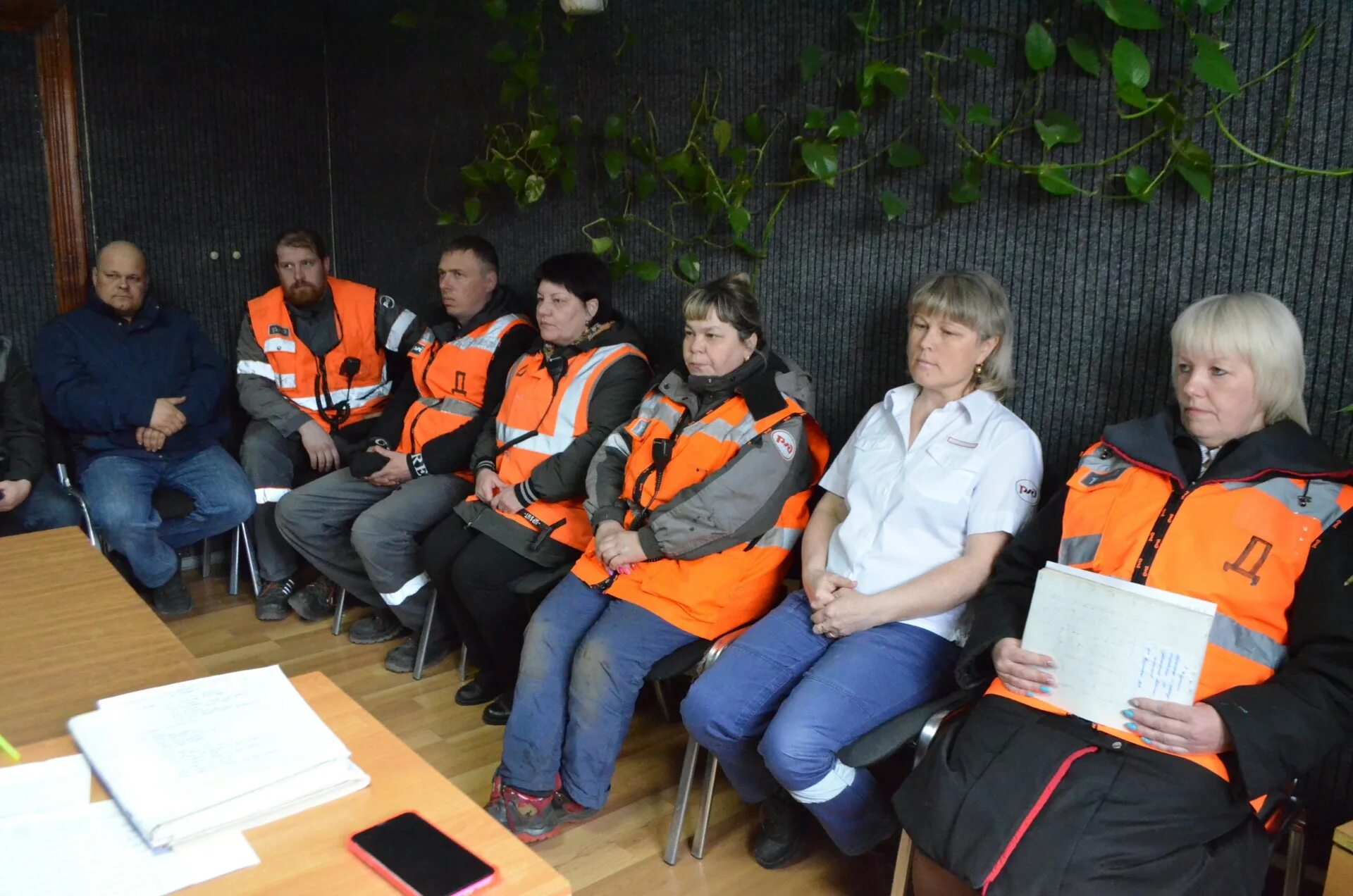 Ирбит группа. Профилактическая беседа полиция. сотрудник полиции. персонал ржд. карта железное дороги егоршино ирбит.