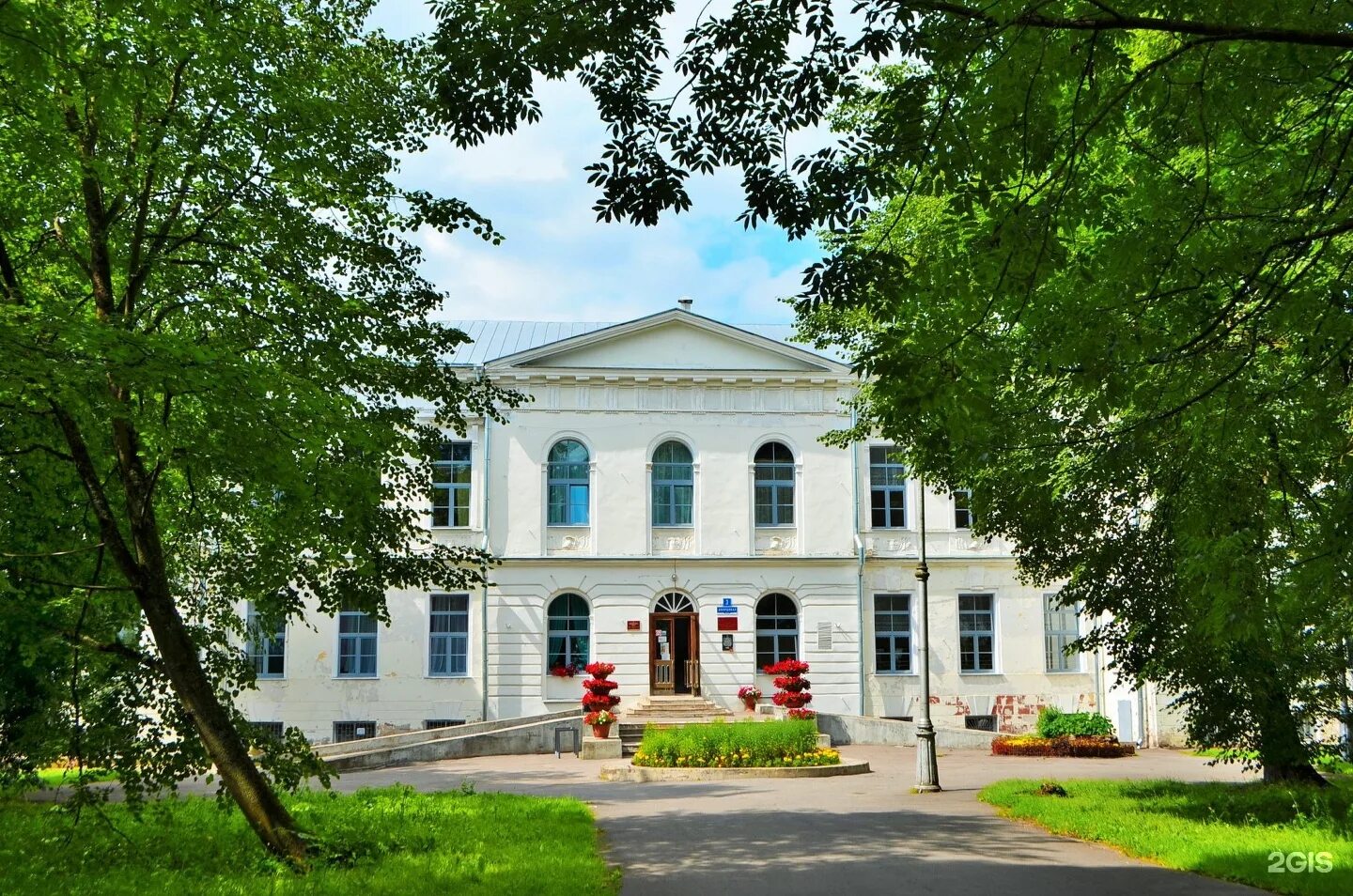 Отель трувор в великом новгороде. Дворцовая 5 великий новгород. Truvor великий новгород. Дворцовая 10/6 великий новгород. Дворцовая 2 великий новгород.