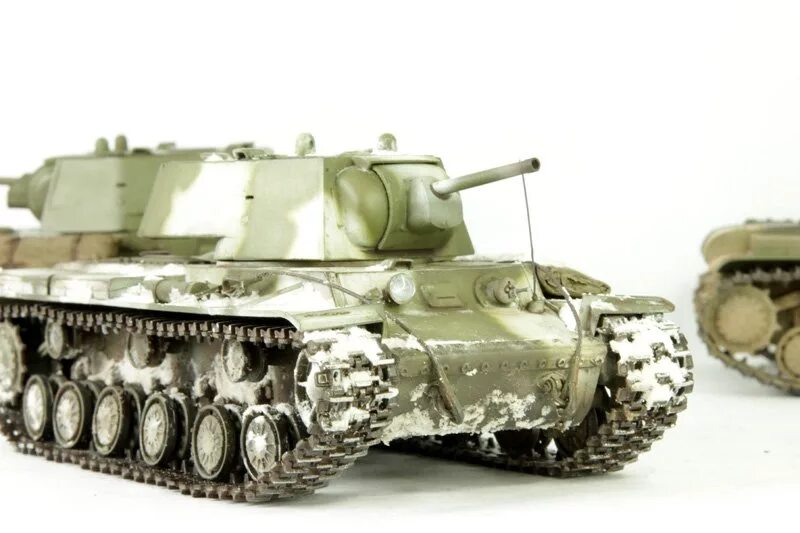 Кв 1 камуфляж. Танк кв-1 камуфляж. Kv-1 model 1942. Кв-1с сталинград. Танк кв 1 зимний камуфляж.