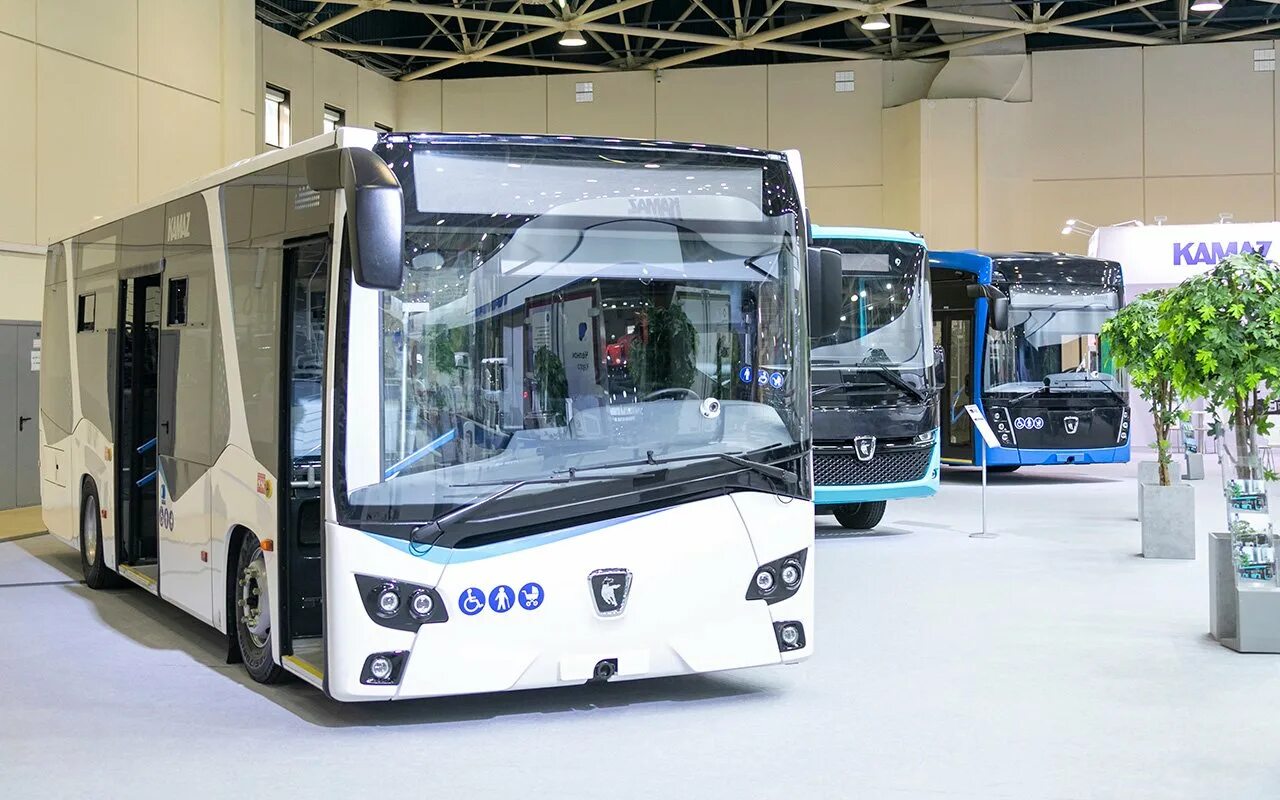 Новый автобус 2023. КАМАЗ 4290 автобус. Новый КАМАЗ 2023. КАМАЗ Vega. Автобус КАМАЗ Vega.
