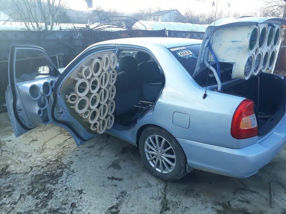 Hyundai accent stance. Акцент 208 hyundai accent. Hyundai accent 2008 stance. Акцент на одном музыкальном образе. Хендай акцент -90.