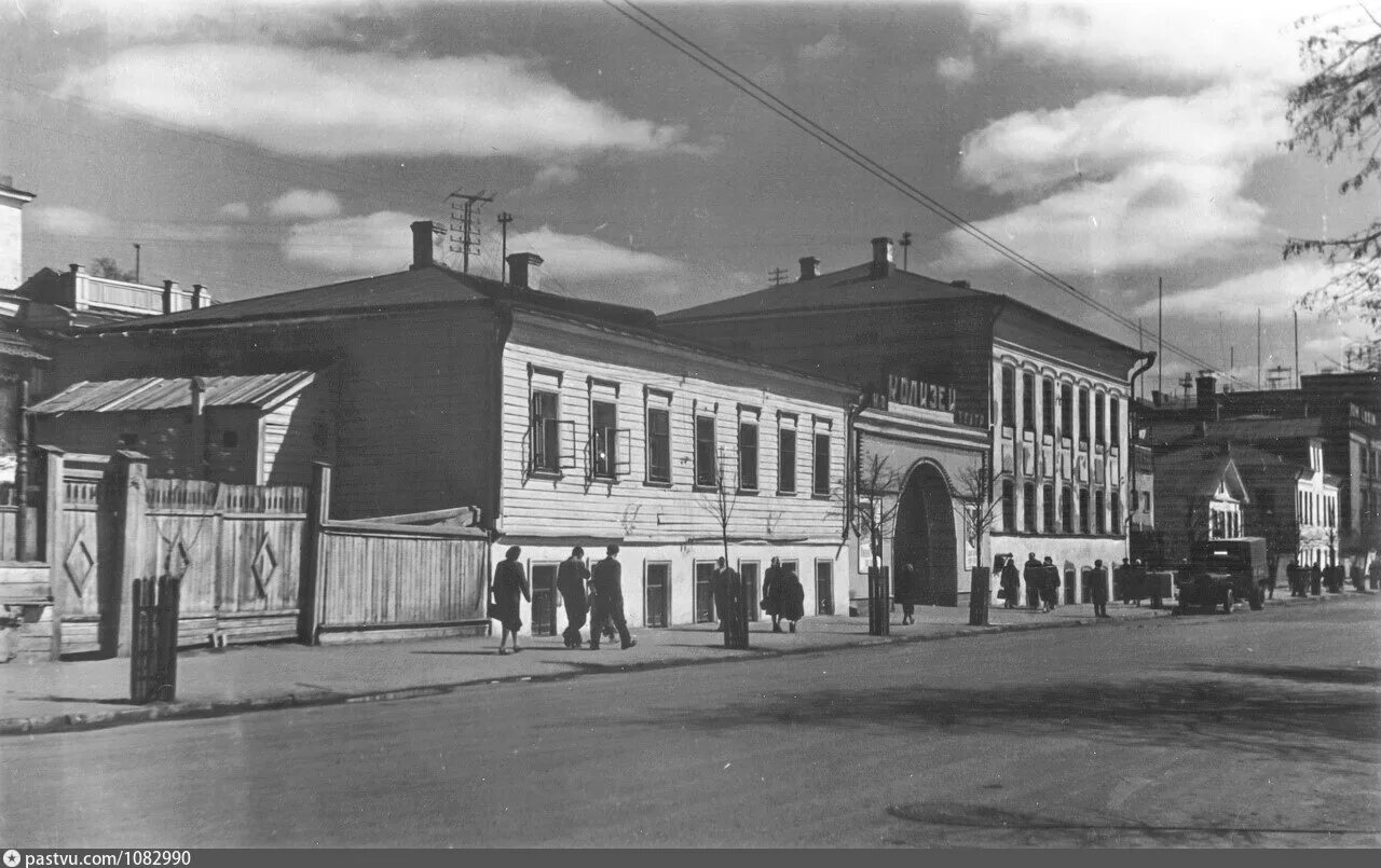 Колизей екатеринбург история здания. Кинотеатр колизей вятка. старая вятка улица спасская. усадьба колошина киров. киров вятка ул спасская.