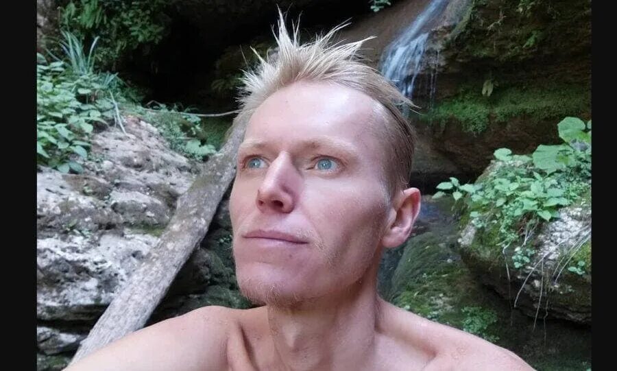 Российский блогер скончался в Абхазии после 40 дневной голодовки.