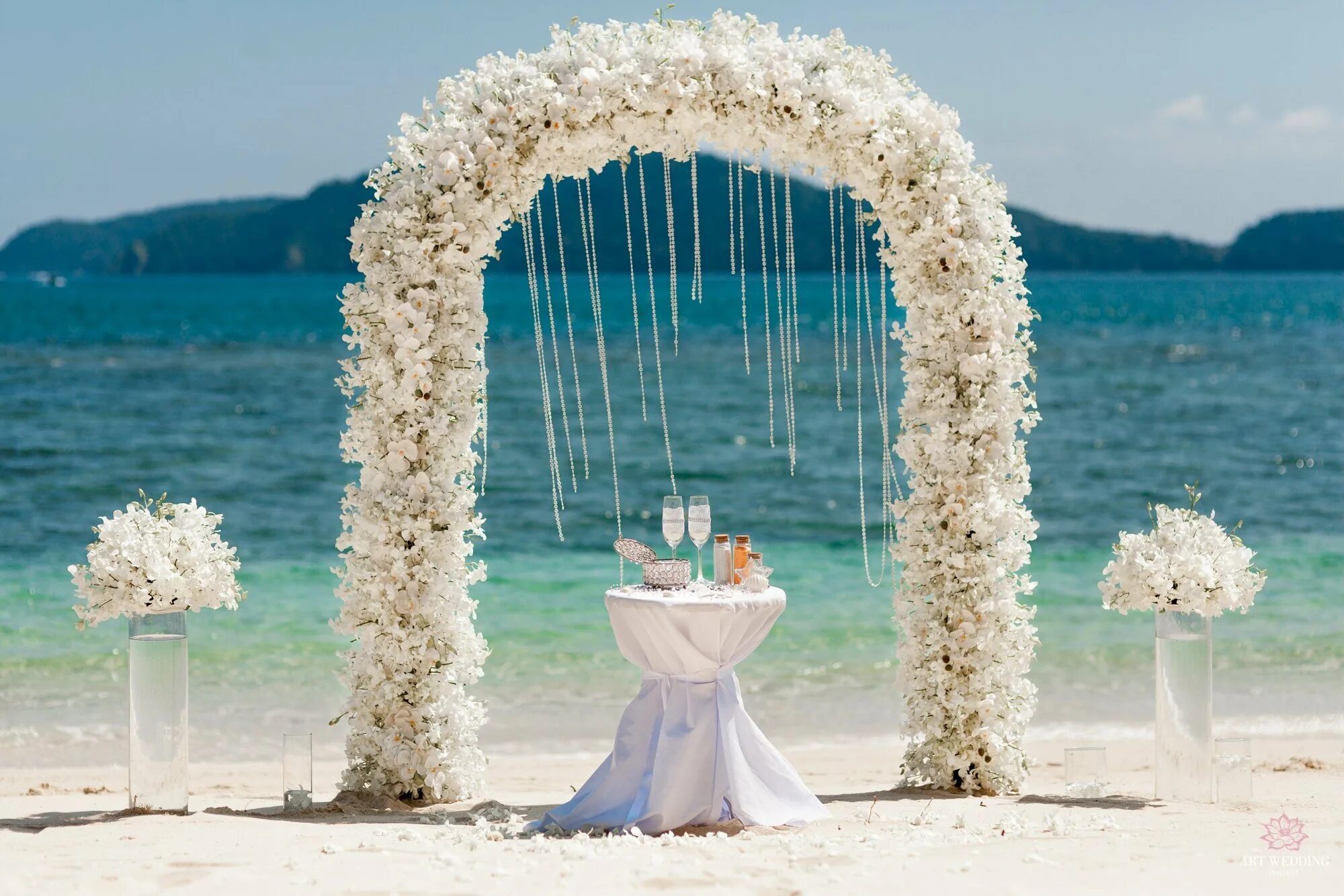 Свадебная цветочная арка. Арка для выездной регистрации. Арка для выездной регистрации. Свадебная цветочная арка. Свадебная арка из дерева.