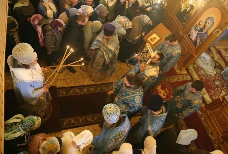Храм сретения господня площадь новаторов 1а фото. Сретенский храм рязань. церковь сретения господня рязань. храм на площади новаторов рязань. рязань площадь новаторов 1а храм сретения господня.