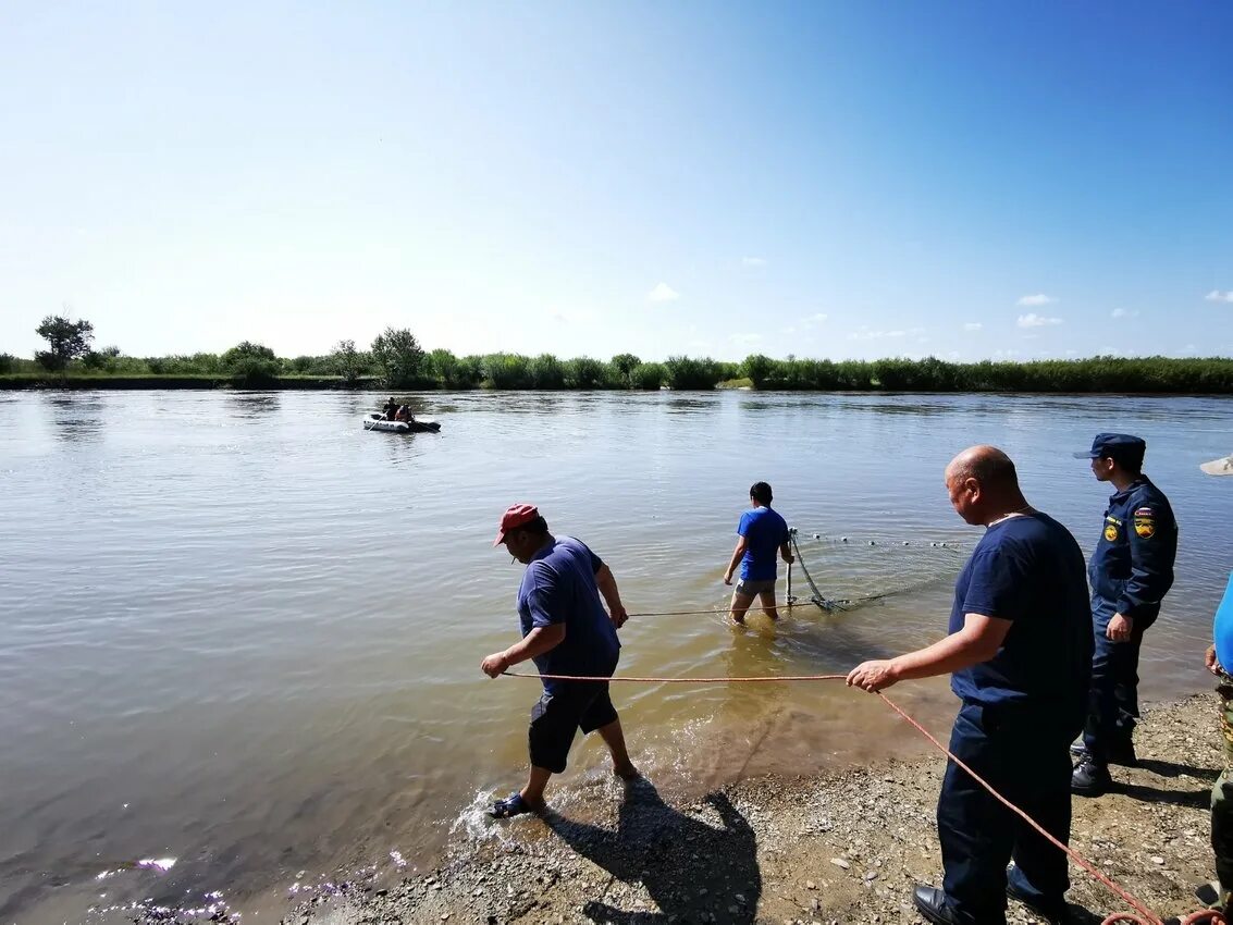 8 летний мальчик утонул. Онон Кункур. Рыбаки Забайкалья. Река Онон. Утопленники в реке Чите.