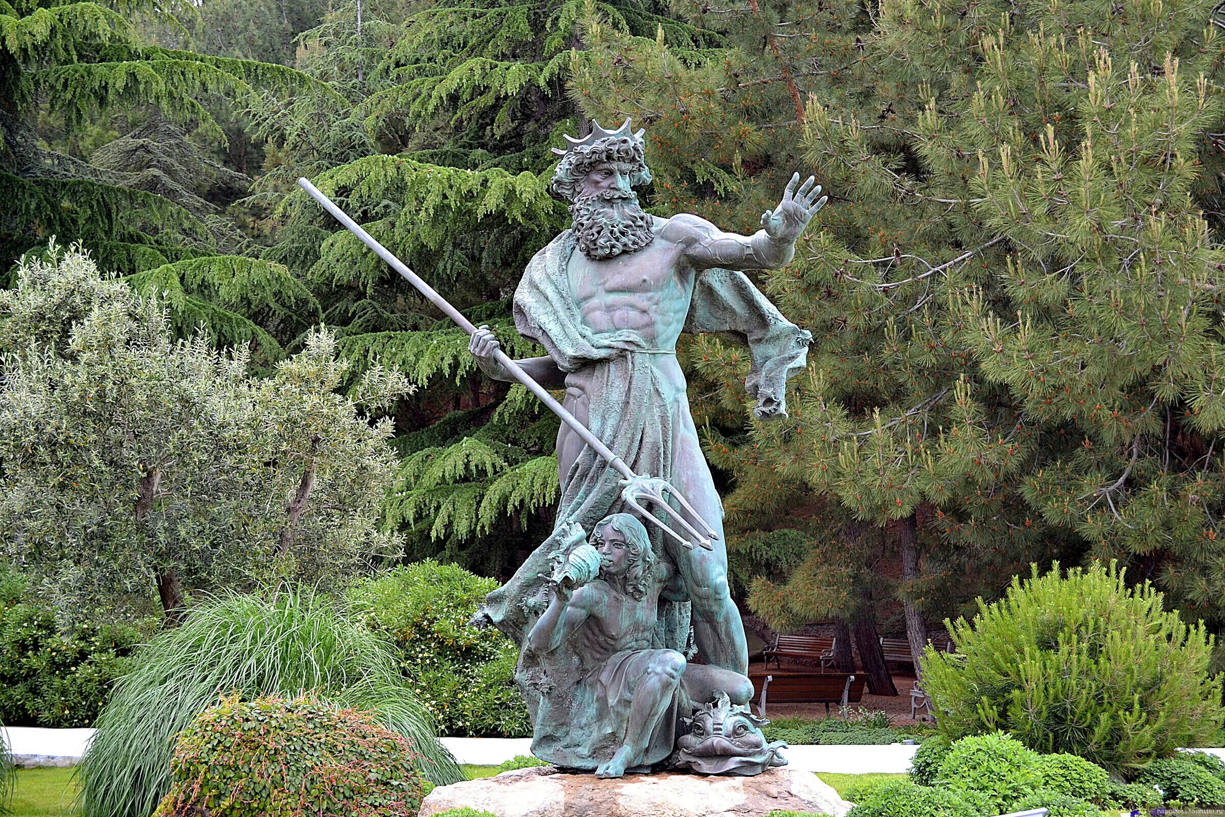 Партенит парк Нептун. Парк Парадиз в Крыму статуя Нептуна. Статуя Нептуна Португалия. Статуя Нептуна в Испании. Сад нептуна