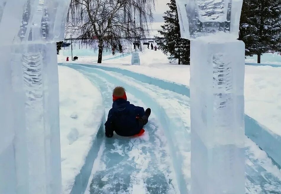 Тюбинг трасса яхрома. 202 микрорайон якутск ледовый городок. Северная горка. Горки в парке северный в хабаровске. Горка в парке северное тушино.