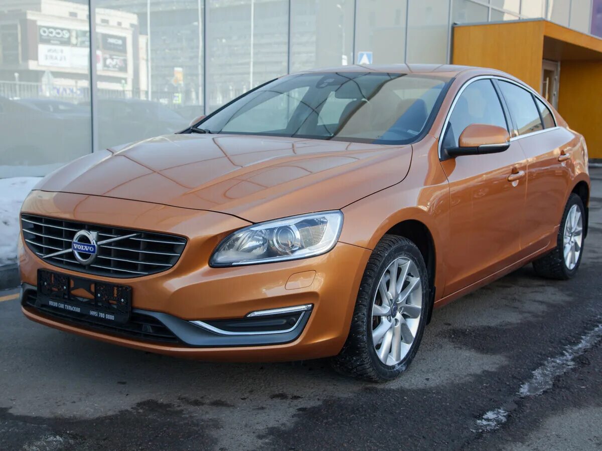 S 60 отзывы. Volvo s60 II. Volvo s60 II 2013. Вольво s60 оранжевая. Volvo s60 оранжевый.