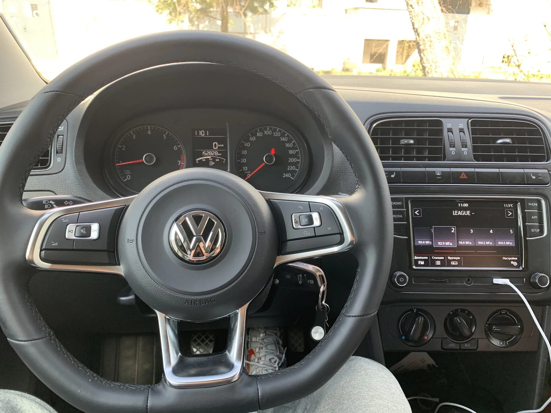 Скрытые функции фольксваген поло. Мультируль поло седан 2019. volkswagen polo руль 2016. мультируль фольксваген поло 2012. мультируль поло седан 2012.
