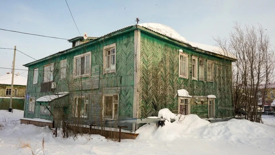 Титовский Салехард. Аварийное жилье Салехард. Салехард ветхое аварийное жилье администрация. Ветхое жилье Ямал. Аварийная салехард