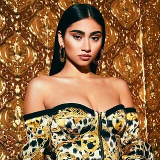 Paloma Mami.