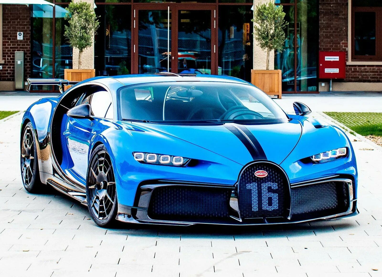 Бугатти ЧИРОН 2021. Бугатти ЧИРОН 2022. Бугатти Шерон 2021. Bugatti Chiron Sport 2021. Bugatti chiron в рублях