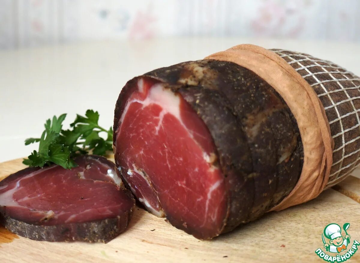 Коппа сыровяленая свиная шея. Деликатесы рецепт. Мясные закуски меню. Деликатесы рецепт. Бастурма, суджук, казы.