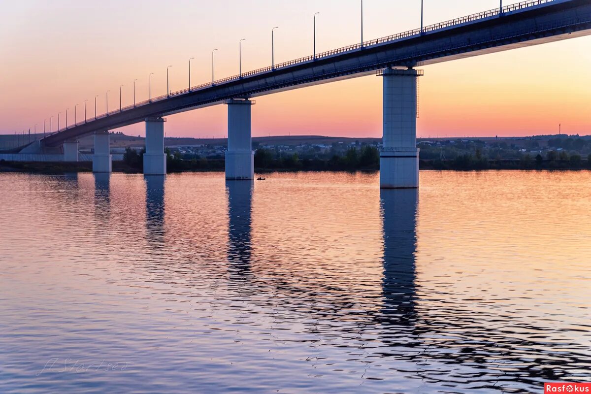 Мост кама камбарка. Казань реки волга и кама. Сорочьи горы татарстан кама. Камский мост сарапул. Мост через реку кама.